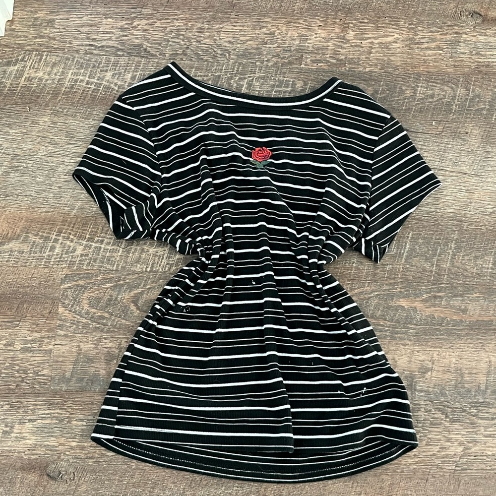 EMO ROSE TEE